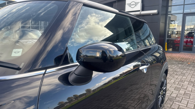 MINI Hatchback 135kW Cooper S Level 2 33kWh 3dr Auto Electric Hatchback